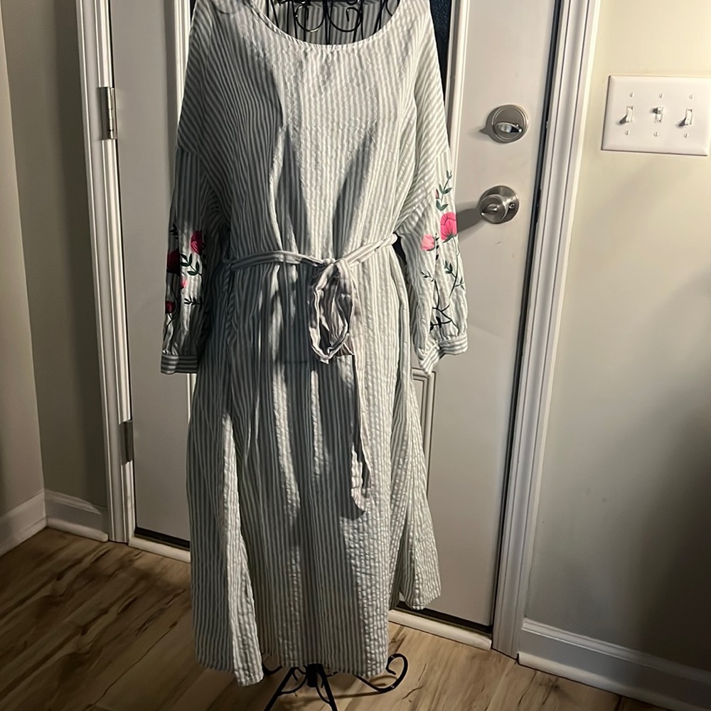 SHEIN Green Striped dress with floral sleeves